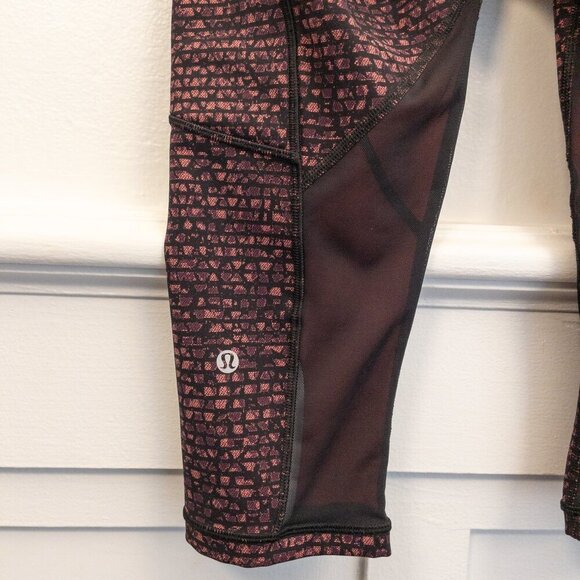 Lululemon Deep Breath Crop 21" Leggings Shatter Weave Print – Size 4 - Picture 4 of 5